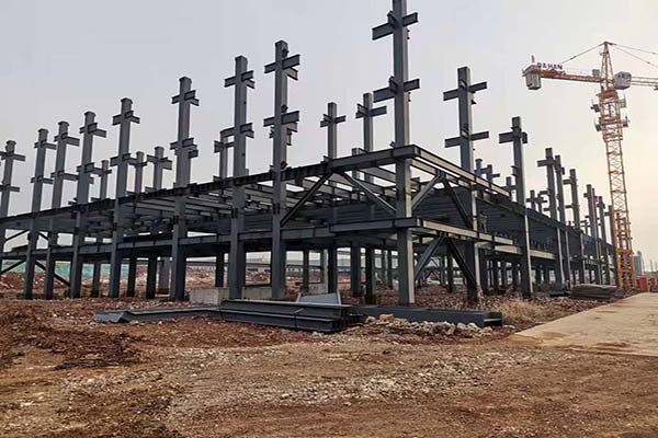 沈陽鋼結(jié)構(gòu)廠房施工步驟及注意事項(xiàng)有哪些？